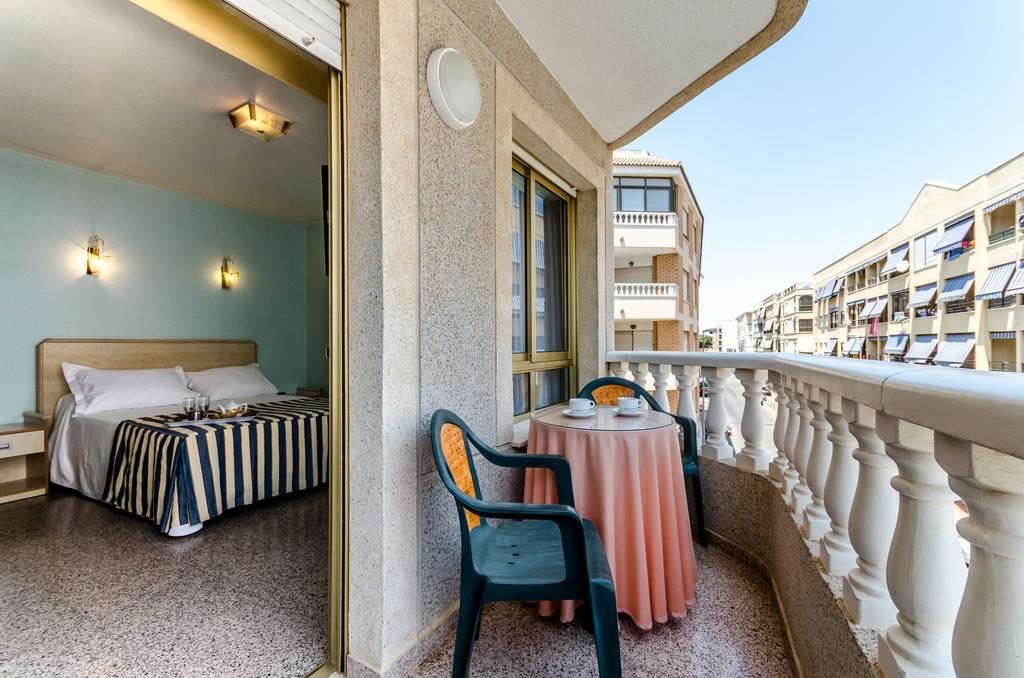 Hotel Mediterraneo Guardamar del Segura Exterior foto